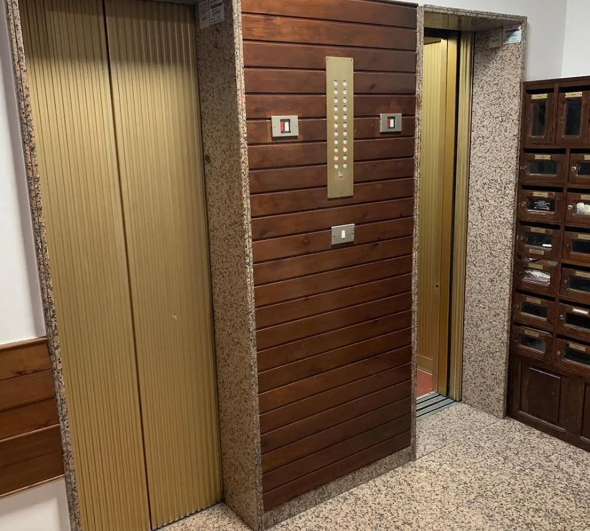 Elite Suite - Terrazzino Su Piazza Moro - Stazione Bari Apartment
