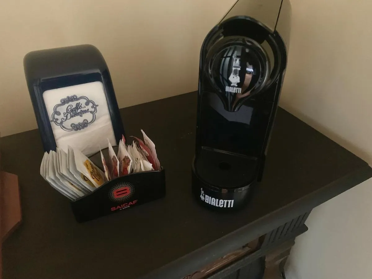 Elite Suite - Terrazzino Su Piazza Moro - Stazione Bari Italy
