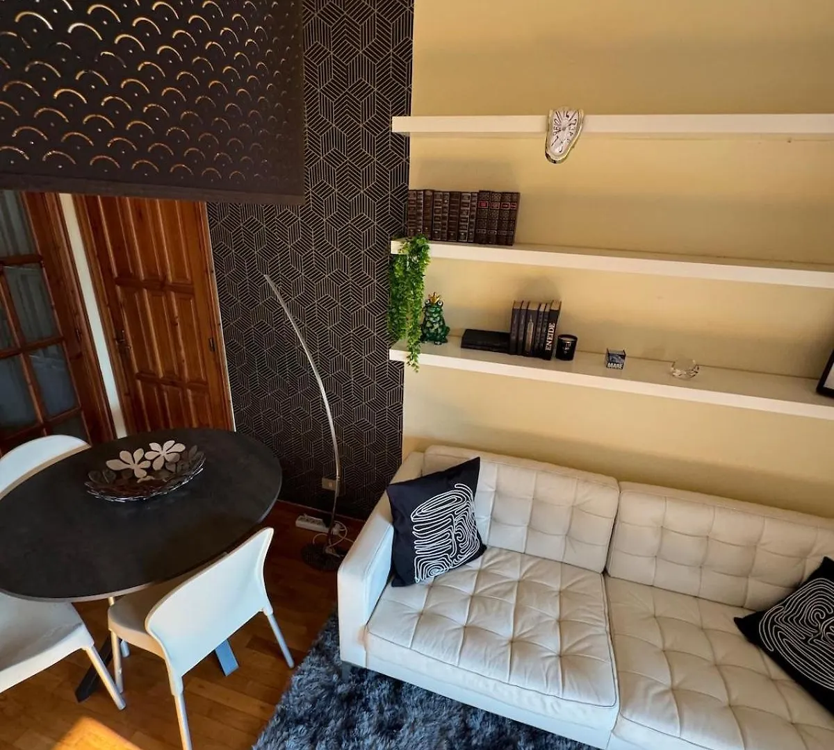 Elite Suite - Terrazzino Su Piazza Moro - Stazione Bari