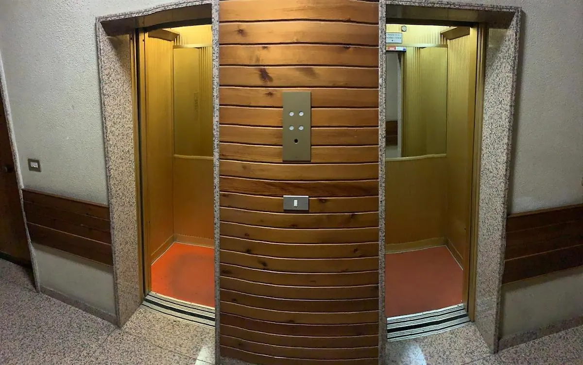 Elite Suite - Terrazzino Su Piazza Moro - Stazione Bari Italy